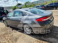 2017 Ford FUSION photo