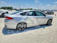 2017 Ford FUSION фото