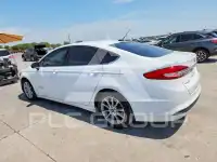 2017 Ford FUSION фото