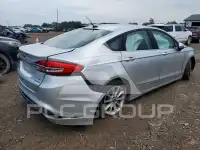 2017 Ford FUSION photo