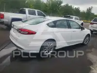 2017 Ford FUSION фото