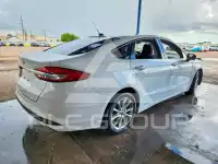 2017 Ford FUSION фото