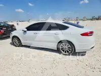 2017 Ford FUSION фото