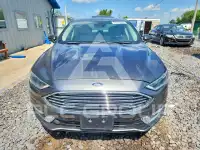 2017 Ford FUSION фото