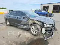 2017 Ford FUSION фото