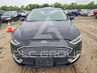 2017 Ford FUSION фото