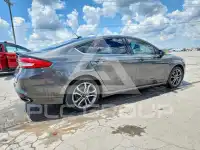 2017 Ford FUSION фото
