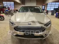 2017 Ford FUSION фото