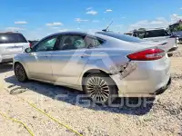 2017 Ford FUSION фото