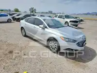 2017 Ford FUSION фото