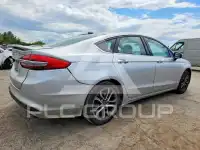 2017 Ford FUSION фото