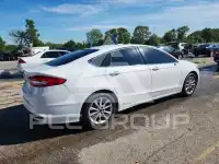 2017 Ford FUSION фото