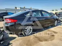 2017 Ford FUSION фото