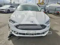 2017 Ford FUSION фото