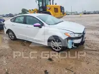 2017 Ford FUSION фото