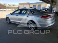 2017 Ford FUSION фото