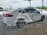 2017 Ford FUSION фото