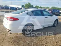 2017 Ford FUSION фото