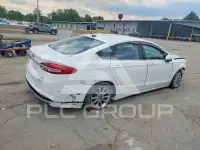 2017 Ford FUSION photo
