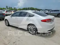 2017 Ford FUSION фото