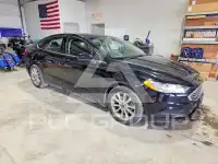 2017 Ford FUSION фото