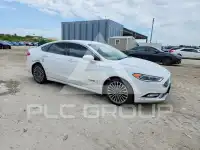 2017 Ford FUSION фото