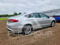 2017 Ford FUSION photo