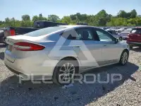 2017 Ford FUSION фото
