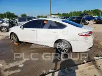 2017 Ford FUSION фото