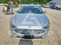 2017 Ford FUSION фото