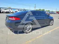 2017 Ford FUSION photo