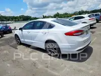 2017 Ford FUSION фото