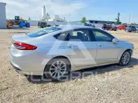 2017 Ford FUSION фото