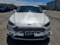 2017 Ford FUSION фото