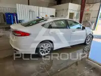 2017 Ford FUSION фото