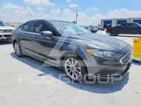 2017 Ford FUSION фото
