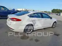 2017 Ford FUSION фото