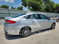 2017 Ford FUSION фото