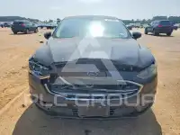 2017 Ford FUSION фото