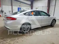 2017 Ford FUSION фото