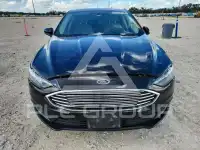 2017 Ford FUSION фото