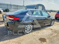 2017 Ford FUSION фото
