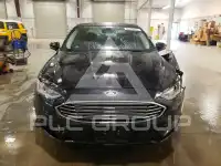 2017 Ford FUSION фото
