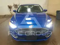 2017 Ford FUSION фото