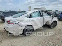 2017 Ford FUSION фото