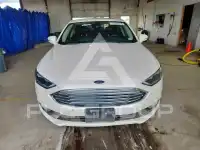 2017 Ford FUSION фото