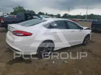 2017 Ford FUSION photo