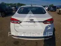 2017 Ford FUSION фото