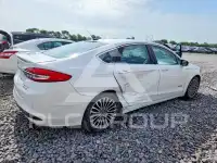 2017 Ford FUSION фото