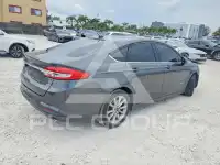 2017 Ford FUSION фото
